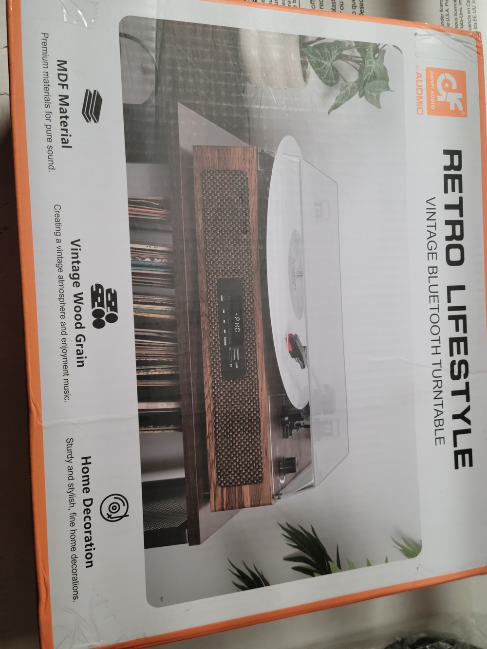 Retro Lifestyle Bluetooth Turntable – White